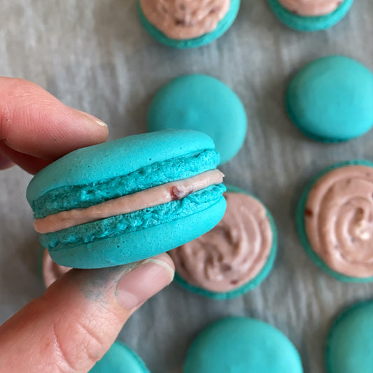 Macarons - Raspberry Cream Cheese Filing